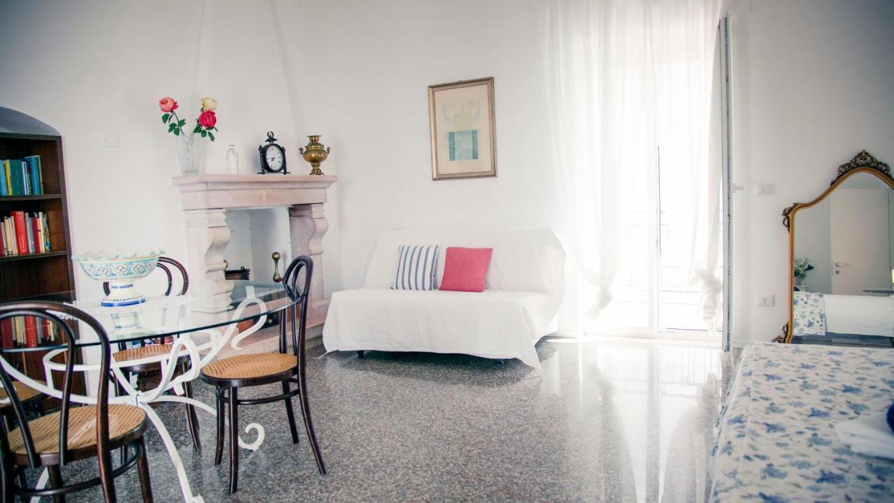 Madreselva Apartment Пешичи Екстериор снимка